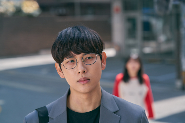 Yim Si-wan stars as Jun-young in “Unlocked.” (Netflix)
