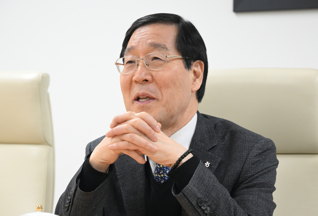 Kim Jang-sil, president of the Korea Tourism Organization, speaks during an interview with The Korea Herald at his office in central Seoul, on Friday. (Im Se-jun/The Korea Herald)