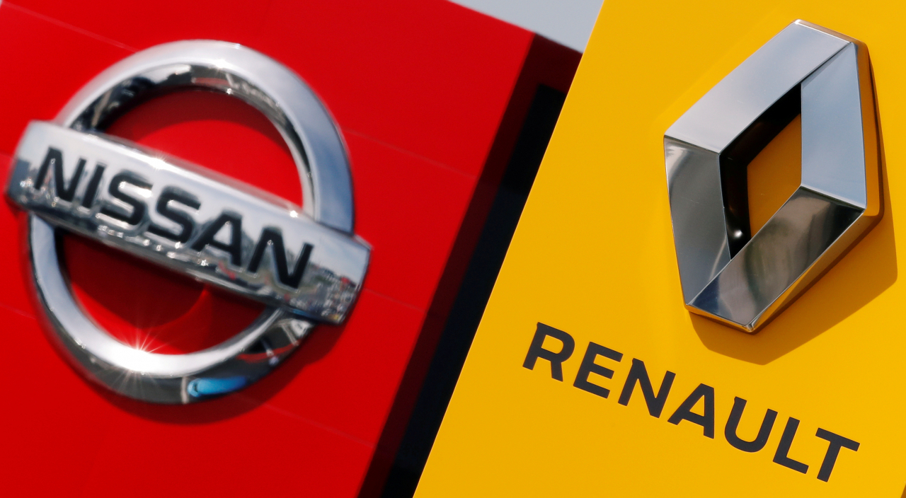 The logos of carmakers Nissan and Renault (Reuters-Yonhap)