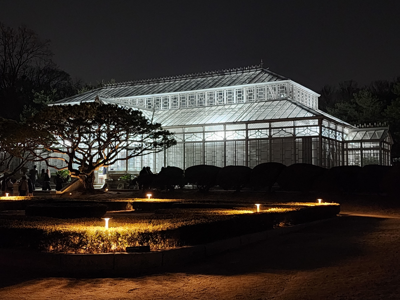 The Grand Greenhouse at Changgyeonggung (Hwang Dong-hee/The Korea Herald)