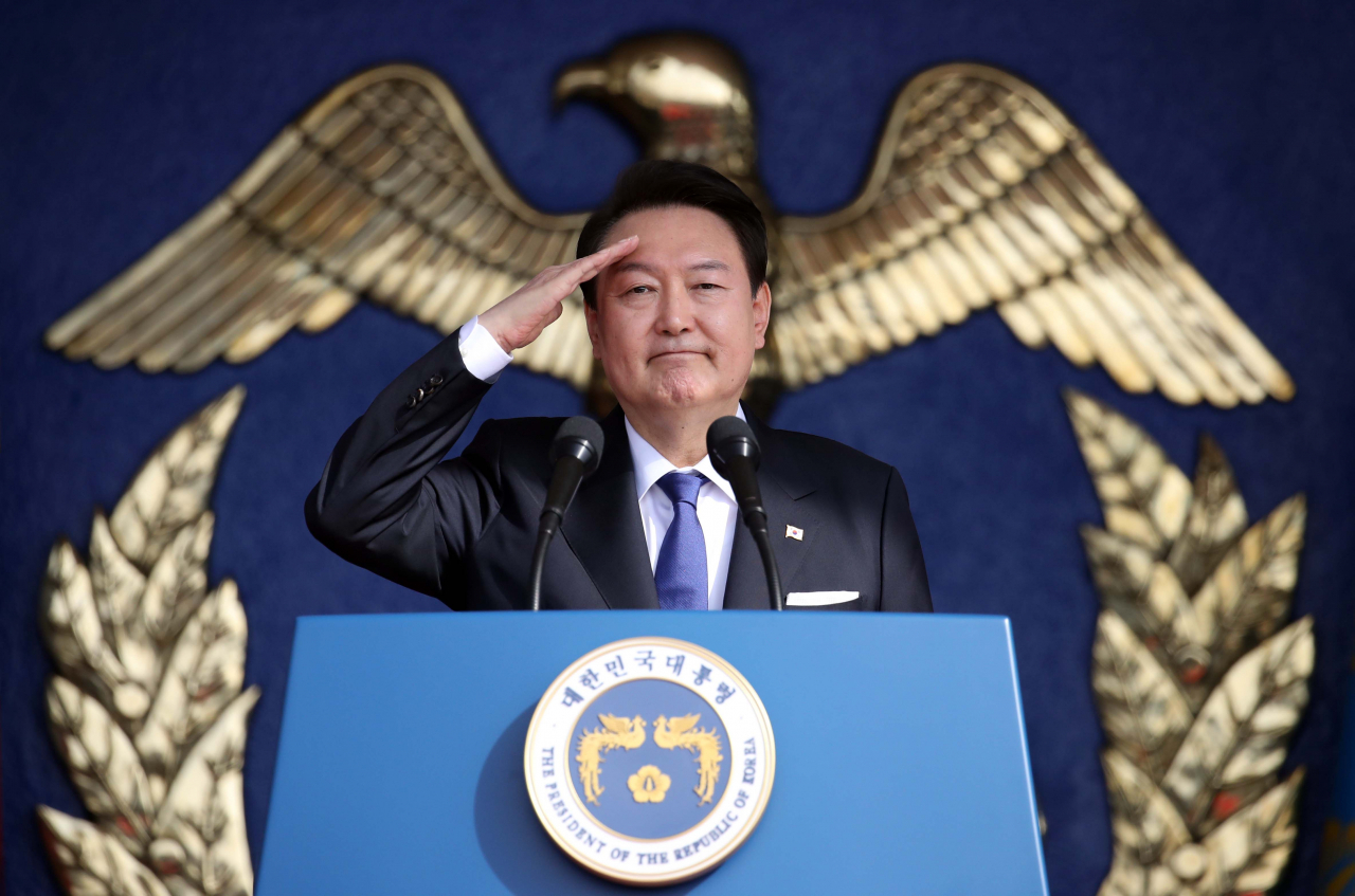 President Yoon Suk Yeol at a ceremony held to congratulate the graduating class of the Republic of Korea Naval Academy in Changwon, South Gyeongsang Province on Friday. (Yonhap)
