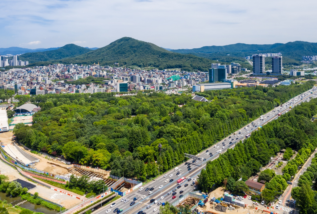 An aerial view of Maeheon Citizen's Forest (The Seoul Institute)