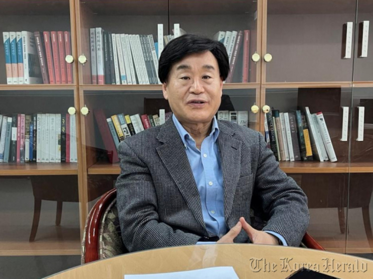 Yoon In-jin, a sociology professor at Korea University and an immigration policy expert, speaks at an interview with The Korea Herald at Korea University in Seoul on Feb 14. (Lee Jaeeun/The Korea Herald)