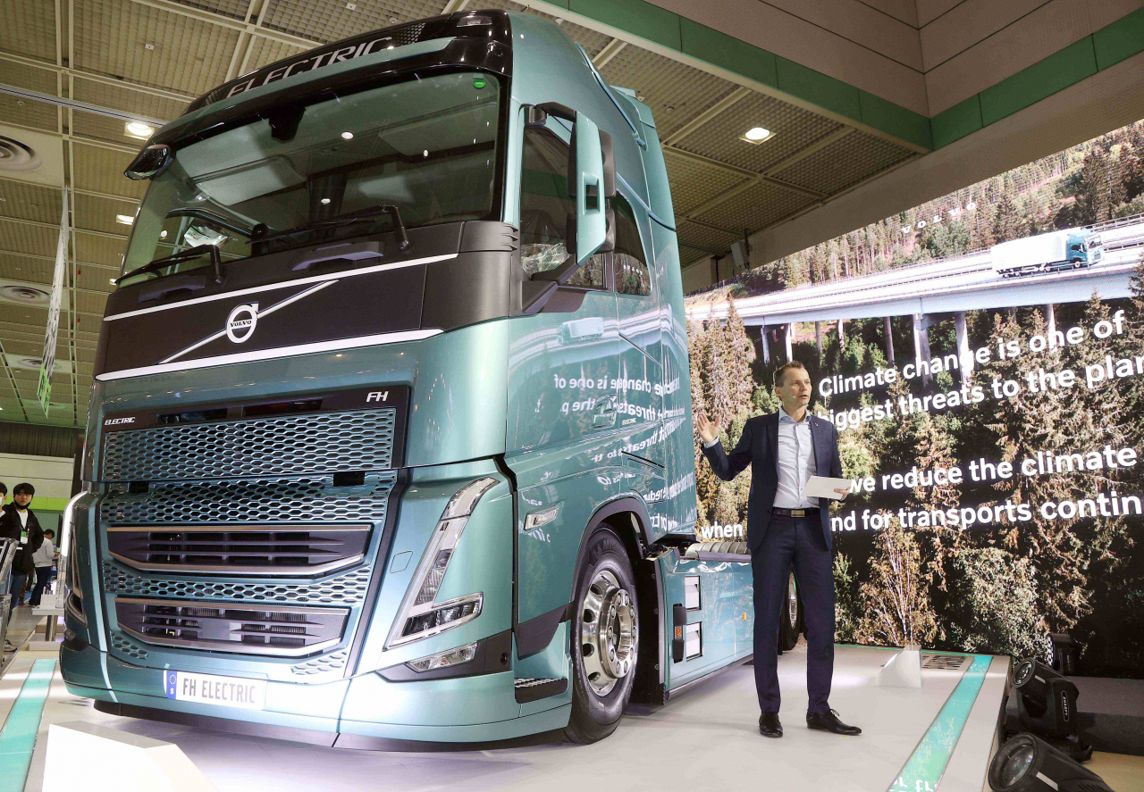 Johan Selven, vice president of sales and marketing at Volvo Trucks International, introduces the Volvo FH Electric during a press conference held at EV Trend Korea 2023 in Seoul on Wednesday. (Volvo Trucks Korea)