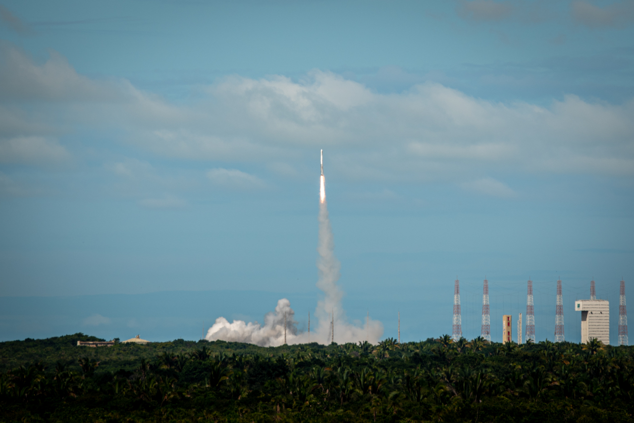 Innospace's Hanbit-TLV is launched into space from the Alcantara Space Center, Brazil on Sunday. (Brazilian Air Forces)