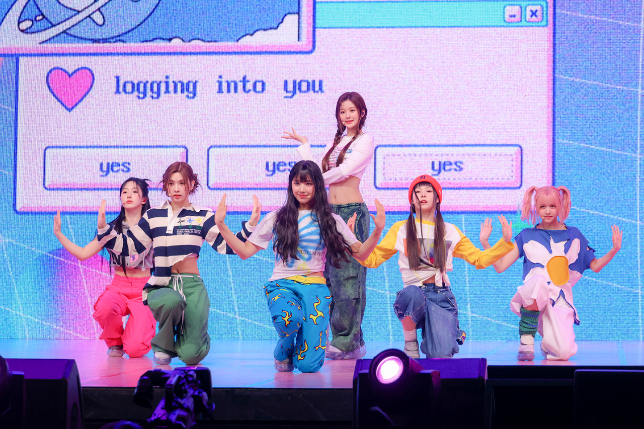 Nmixx performs its titular track of the new album “expérgo” during media showcase on Monday in Seoul. (JYP Entertainment)