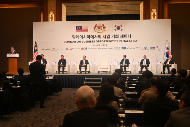 Malaysia's Ministry of International Trade and Industry (MITI), Malaysian Investment Development Authority (MIDA) and Malaysia External Trade Development Corporation (MATRADE) co-hosts a seminar on business and investment opportunities in Malaysia at Lotte hotel in Jung-gu, Seoul on March 14. (Sanjay Kumar/The Korea Herald)
