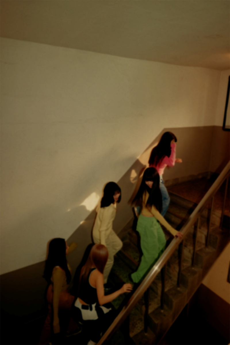 Starting House's new girl group ascends the stairs, ready to debut in the first half of 2023. (Starting House)