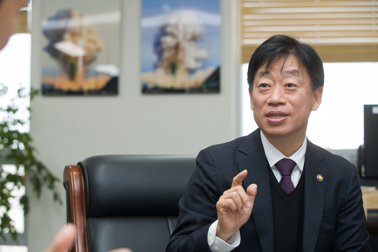 Oh Tae-seog, first vice minister of the Ministry of Science and ICT, speaks in an interview with The Korea Herald at the Government Complex Sejong on March 8. (Ministry of Science and ICT)