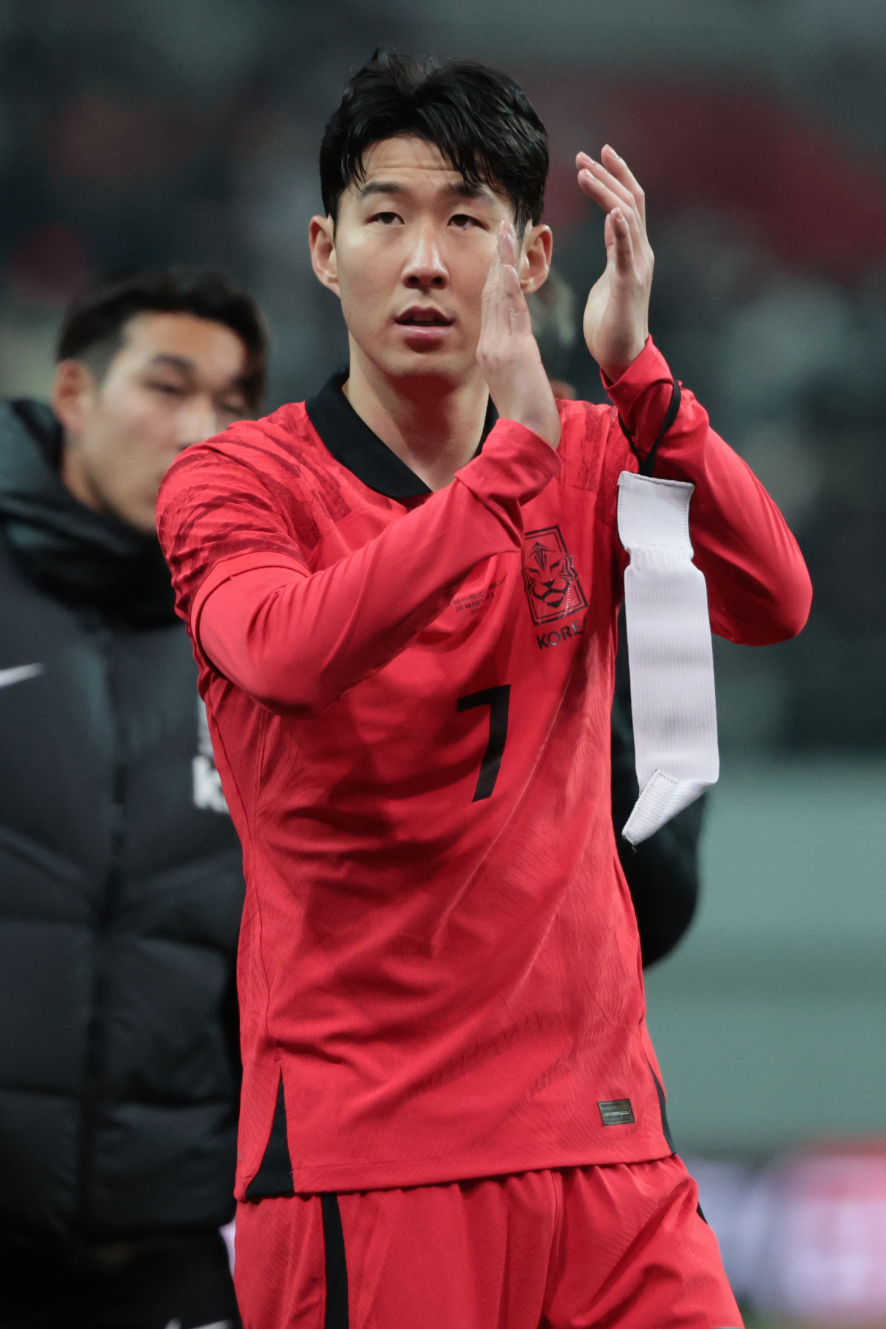 Son Heung-min, the captain of the national team, is seen greeting his fans at the end of the friendly match against Uruguay last Tuesday. (Yonhap)