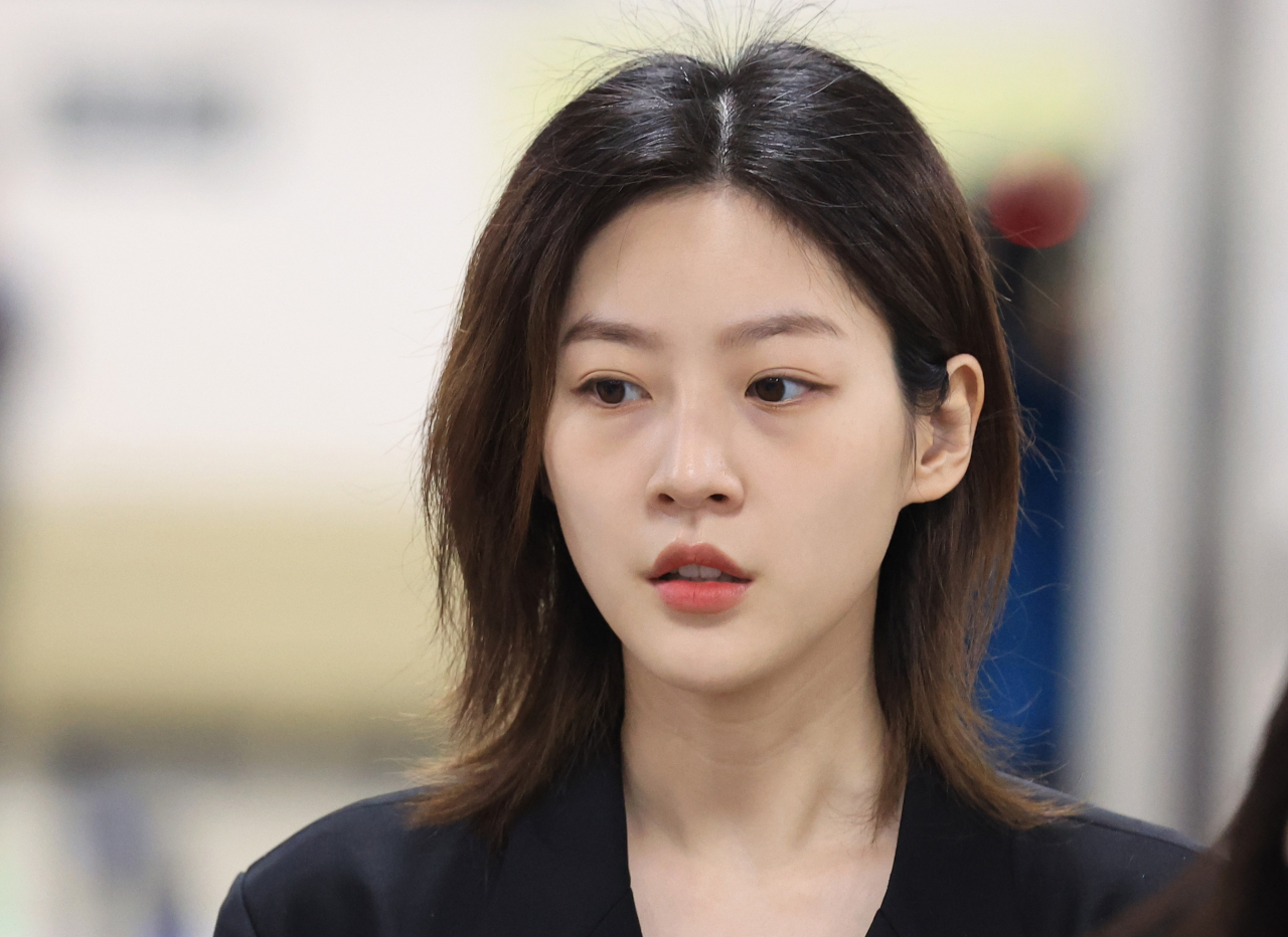 Actress Kim Sae-ron appears for a sentencing trial at the Seoul Central District Court on Thursday. (Yonhap)