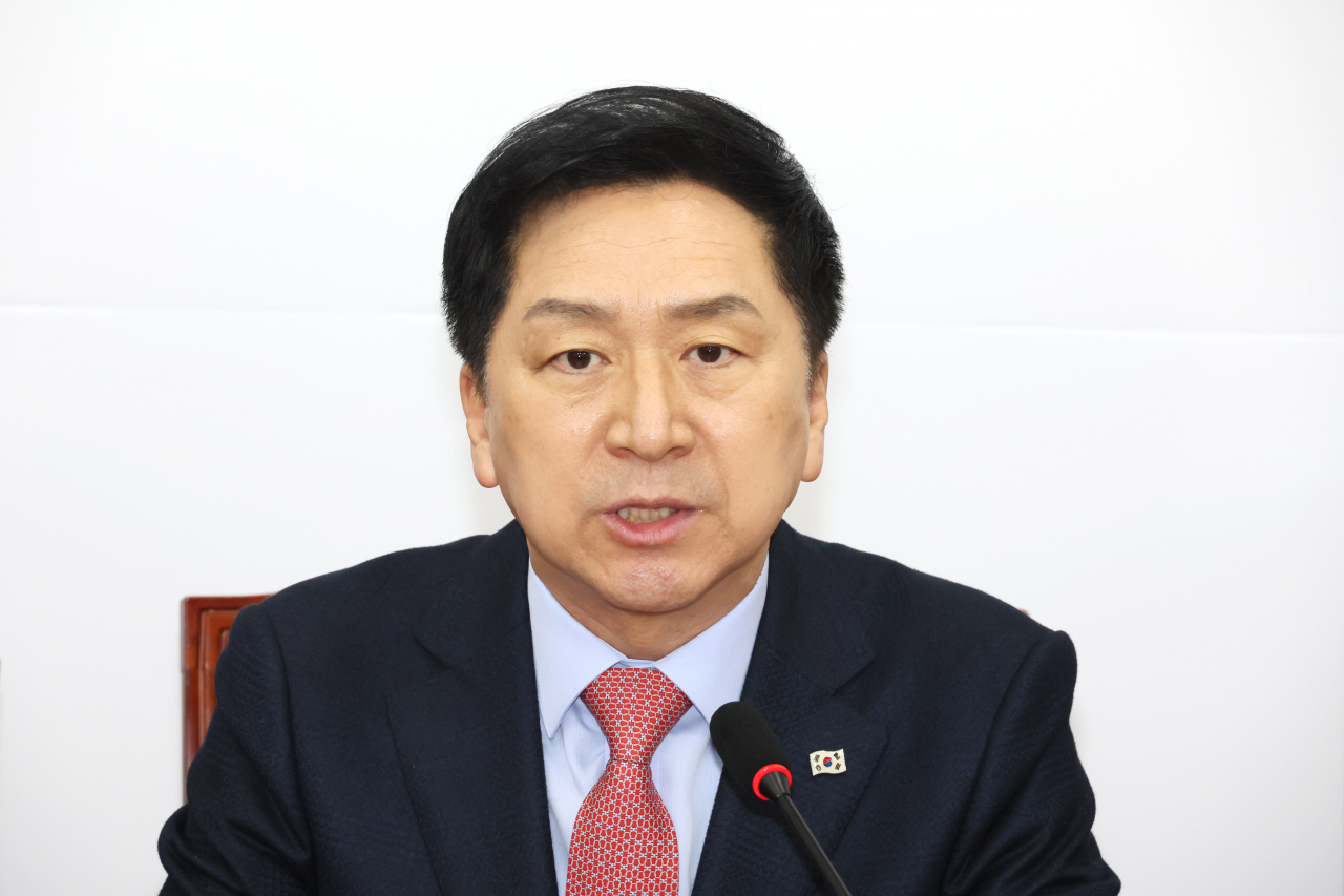 Ruling People Power Party leader Kim Gi-hyeon speaks in a party meeting at the National Assembly Thursday. (Yonhap)