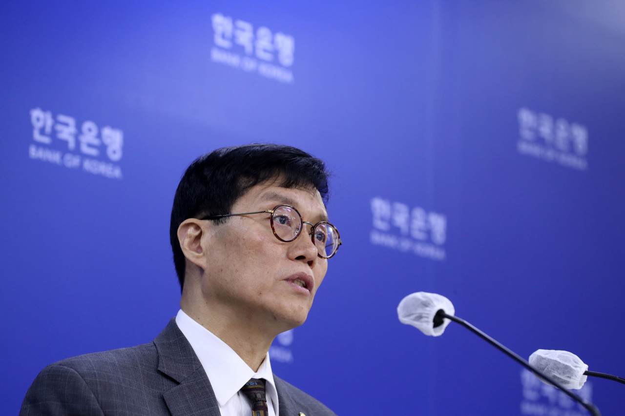 Bank of Korea Gov. Rhee Chang-yong speaks during a press conference following the bank’s policy rate decision, at the central bank headquarters in Seoul on Thursday. (Yonhap)