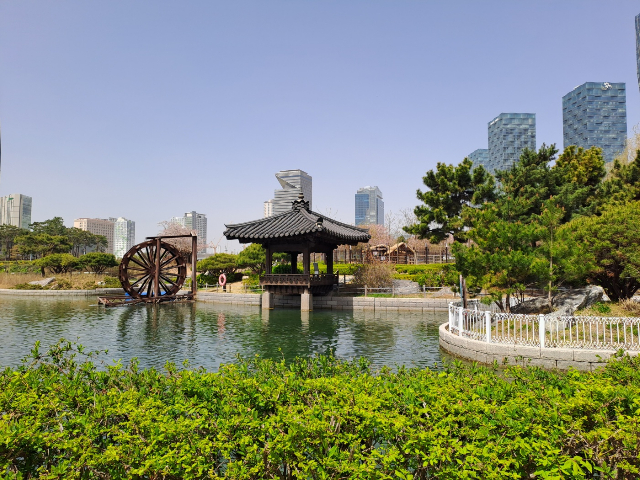 Songdo Central Park in Yeonsu-gu, Incheon (Lee Si-jin/The Korea Herald)