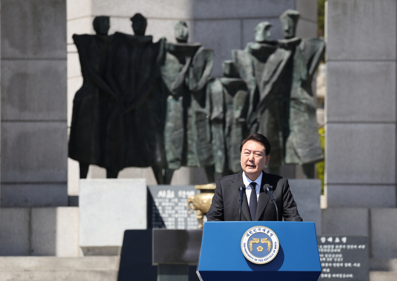 President Yoon Suk Yeol delivers a speech during a ceremony to mark the 63rd anniversary of April 19,<strong></strong> 1960, a pro-democracy uprising by students at the April 19th National Cemetery in Seoul on Wednesday. (Yonhap)