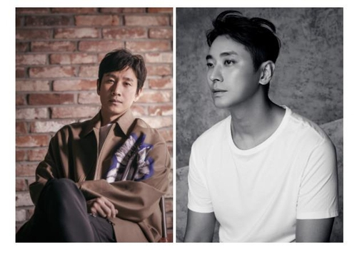 Actors Lee Sun-kyun (left) and Ju Ji-hoon are seen in these photos (HODU&U Entertainment and H&Entertainment)