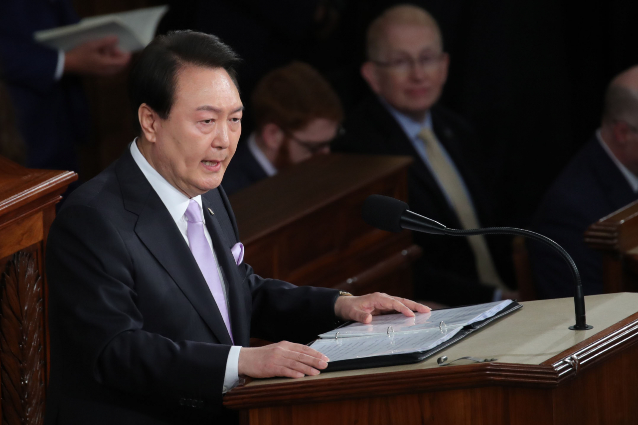 President Yoon Suk Yeol speaks at a joint meeting of the US Senate and House of Representatives at the Capitol in Washington on Thursday. (Yonhap)