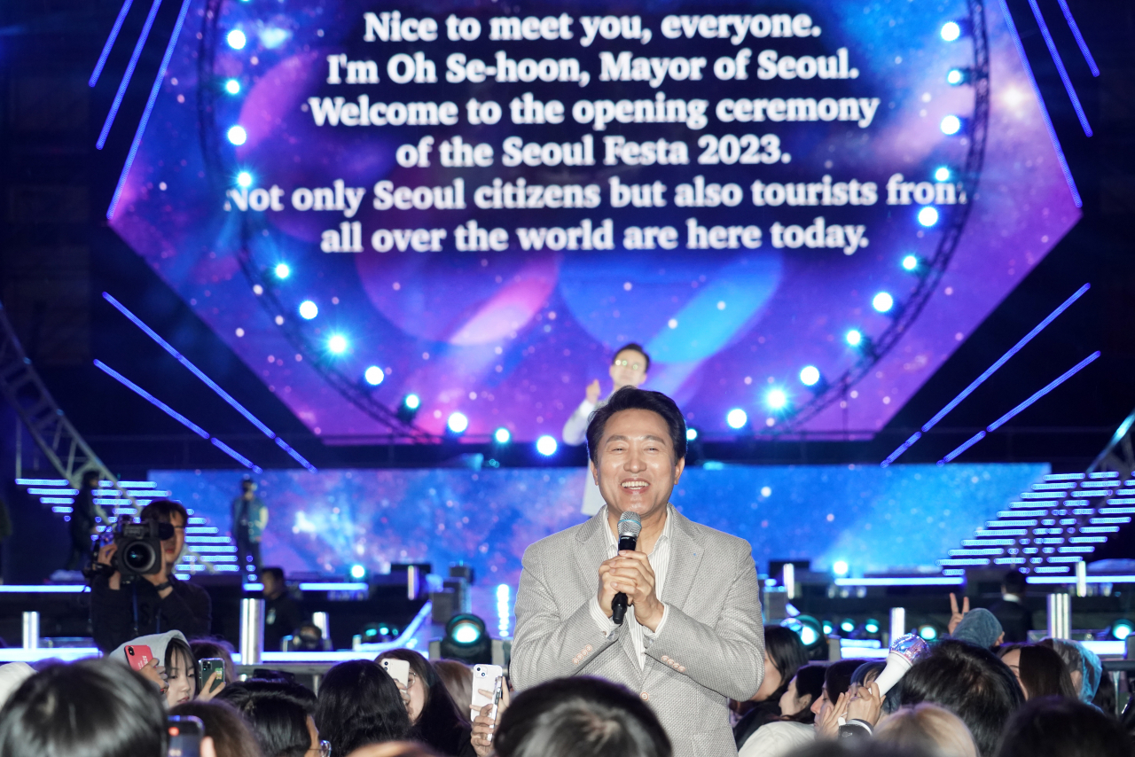 Seoul Mayor Oh Se-hoon speaks at the opening ceremony of “Seoul Festa 2023,” held at the Olympic Main Stadium in Jamsil Sports Complex, southern Seoul, on Sunday. (Seoul Metropolitan Government)