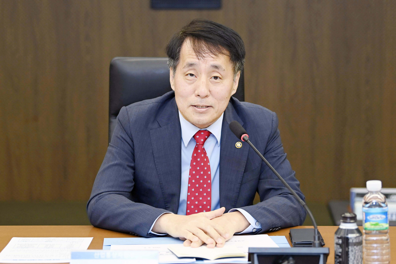 Trade, Industry and Energy Vice Minister Chang Young-jin speaks at a meeting with fabless chipmakers at the Korea Chamber of Commerce and Industry in Seoul on Tuesday. (Yonhap)