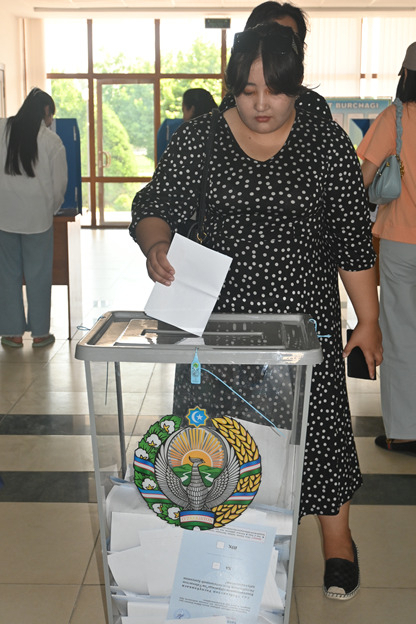 Uzbek nationals vote Sunday in a nationwide referendum on constitutional reforms. (Sanjay Kumar/The Korea Herald)