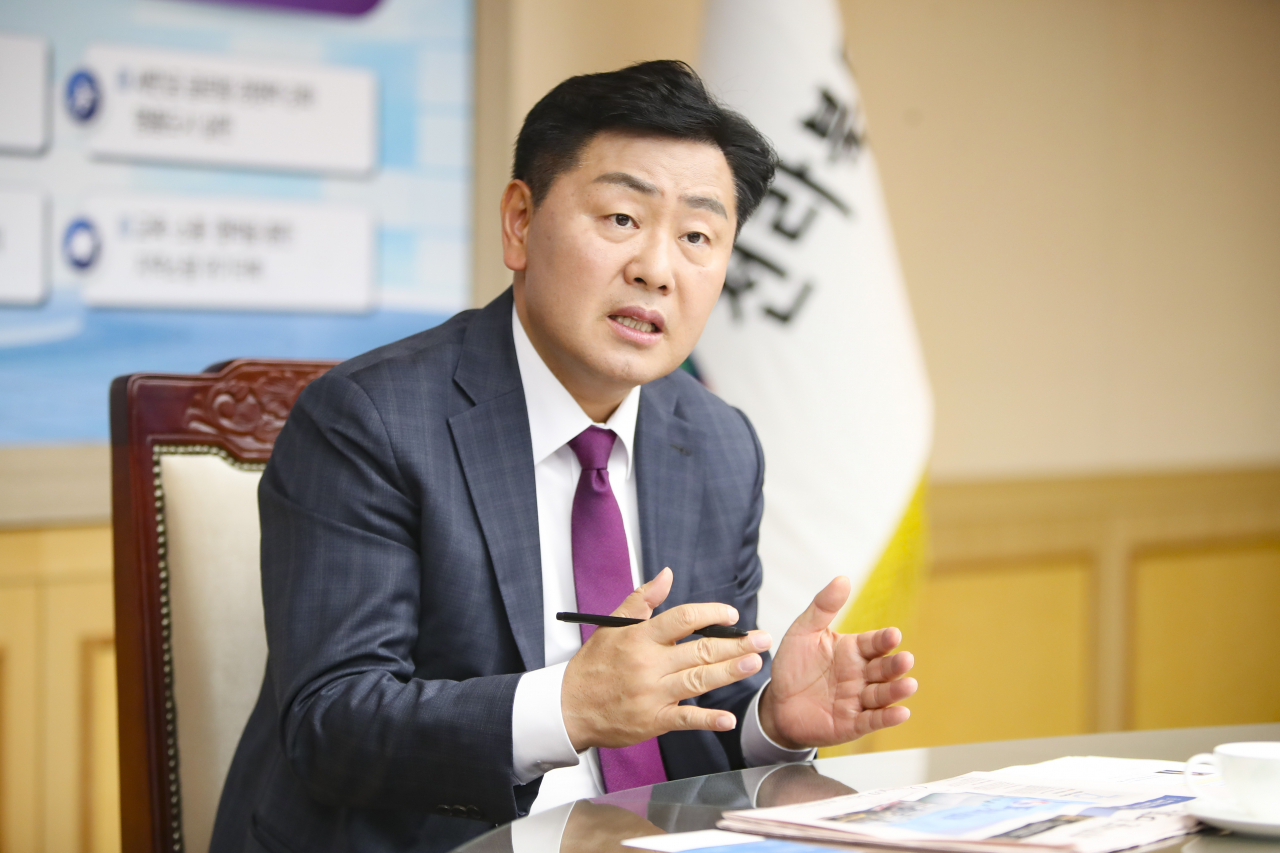 North Jeolla Province Gov. Kim Kwan-young talks to The Korea Herald at his office, April 18. (North Jeolla Provincial Government)