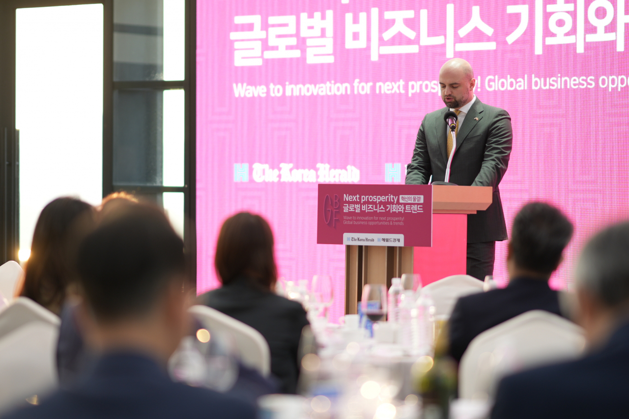 Georgian Ambassador to Korea Tarash Papaskua gives welcoming remarks at the 12th session of the Global Business Forum held at the Ambassador Seoul - A Pullman Hotel, on Wednesday. (Damdastudio)