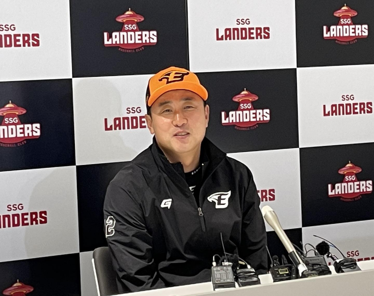 New Hanwha Eagles manager Choi Won-ho speaks at his introductory press conference at Incheon SSG Landers Field in Incheon, some 30 kilometers west of Seoul, before a Korea Baseball Organization regular season game against the SSG Landers on Friday. (Yonhap)