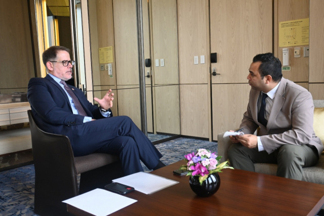 Peruvian Vice Foreign Minister Ignacio Higueras discusses investment opportunities for Korean companies in an interview with The Korea Herald at Four Seasons Hotel in Jung-gu, Seoul on Monday. (Sanjay Kumar/The Korea Herald)