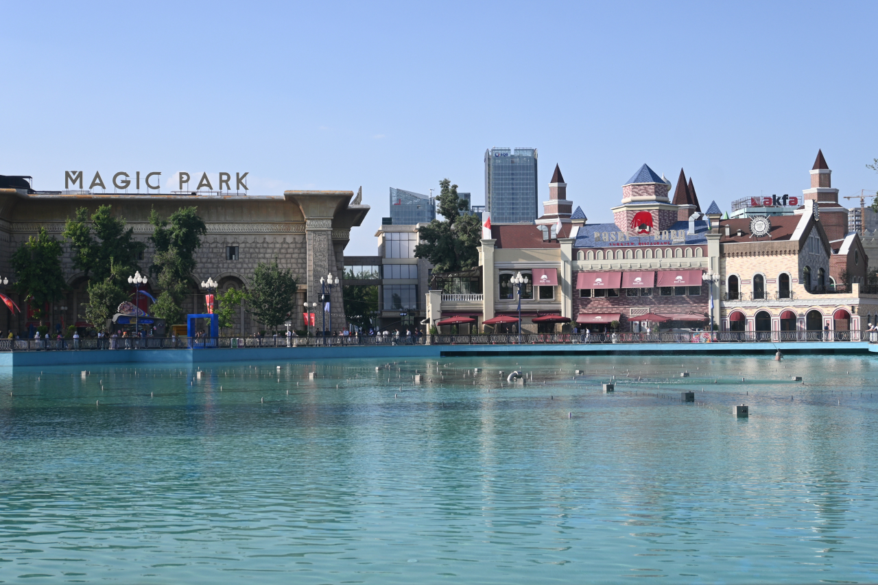 Magic city theme park famous among domestic and international tourists located in Tashkent city. The park is a fairytale castle and a fantasy town and has many with colorful houses, shops, cafes and entertainment facilities.(Sanjay Kumar/The Korea Herald)