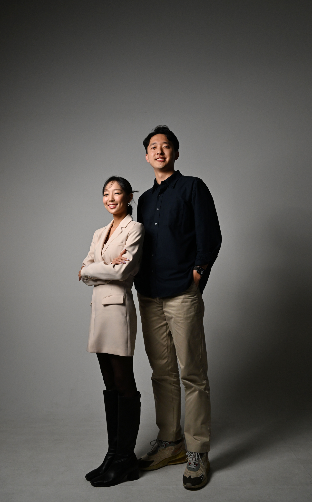 DayTrip co-CEOs Lee Ji-eun (left) and Yoon Seok-jun pose for a picture during an interview with The Korea Herald in Seoul on Friday. (Park Hae-mook/The Korea Herald)