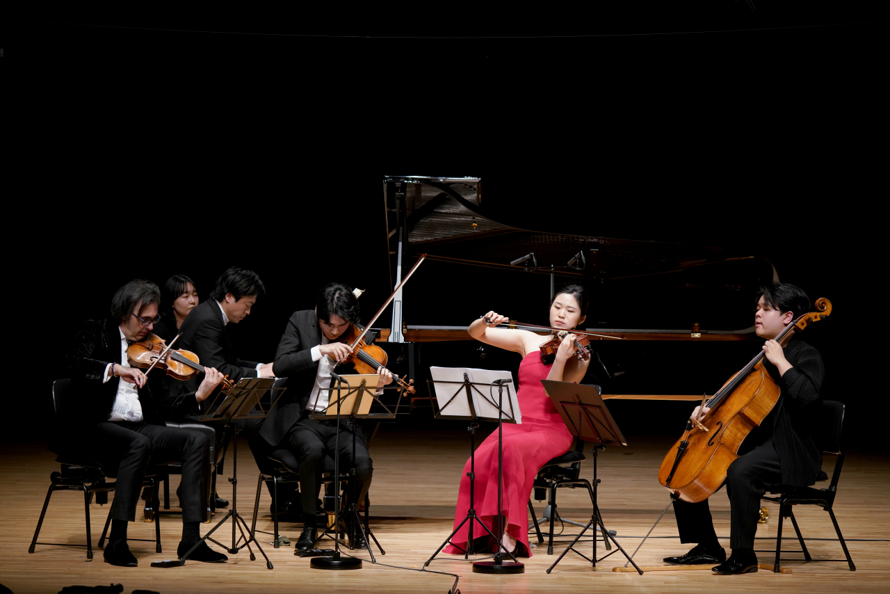 Park Ha-yang (second from right) performs during a concert connecting renowned Greek violinist LeonidasKavakos with Korea’s rising musicians including Park, Korean pianist Kim Sun-wook, violinist Yang In-mo, cellist Han Jae-min on April 3 during the 21st Tongyeong International Music Festival at Tongyeong Concert Hall in Tongyeong, South Gyeongsang Province. (TMIF)