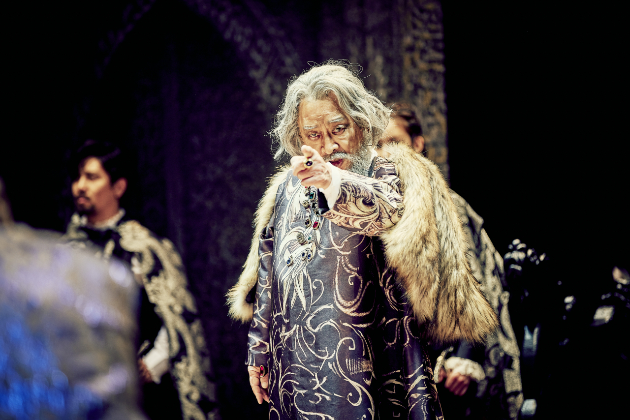 A scene from a 2021 “King Lear” performance (Theater Yeonwoo)