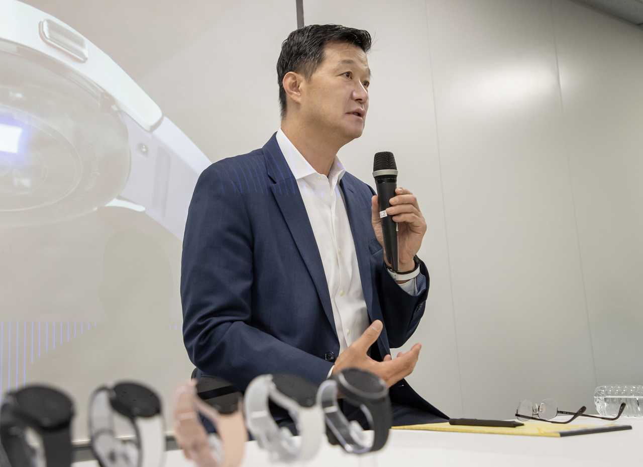 Hon Pak, vice president and head of the digital health team at Samsung Electronics, speaks at a press briefing in Seoul on Tuesday. (Samsung Electronics)