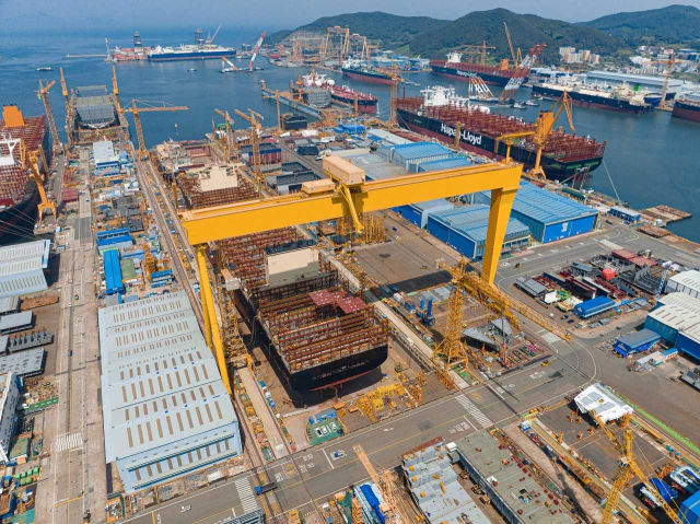 The Daewoo Shipbuilding and Marine Engineering logo has been removed from its shipyard in Geoje, South Gyeongsang Province, before the official relaunch as Hanwha Ocean. (Hanwha Group)