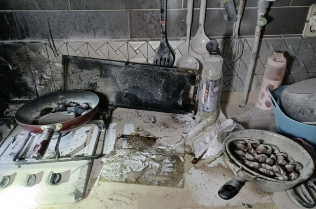 Image of a burnt kitchen after a fire in Bucheon on Tuesday (Bucheon Fire Department)