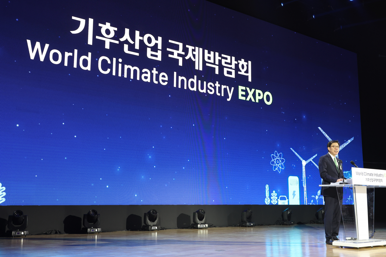 The opening ceremony of the 2023 World Climate Industry Expo is under way at the Busan Exhibition and Convention Center in the southeastern port city on Thursday, with Busan Mayor Park Heong-joon giving a welcome speech. (Yonhap)