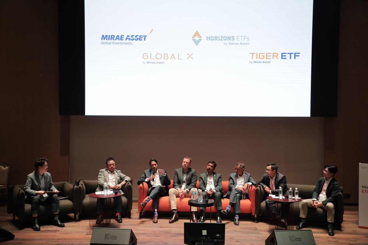 Global executives and employees at Mirae Asset Global Investments discuss exchange-traded fund business at ETF Rally 2023. (Mirae Asset Global Investments)