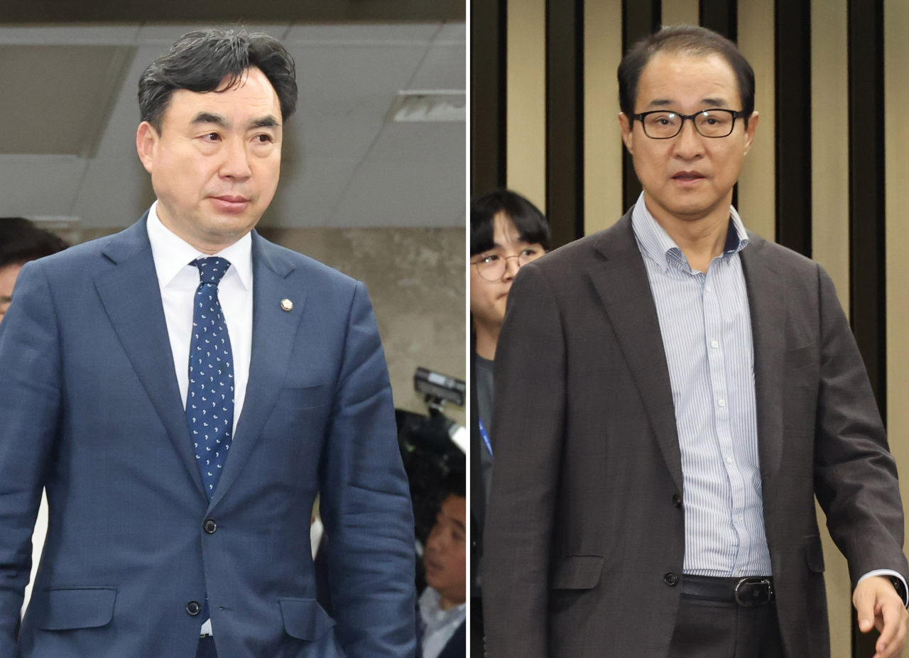 This combined file photo, taken May 3 shows Youn Kwan-suk (left) and Lee Sung-man, lawmakers of the main opposition Democratic Party, attending a general meeting of the party's lawmakers at the National Assembly in Seoul. (Yonhap)