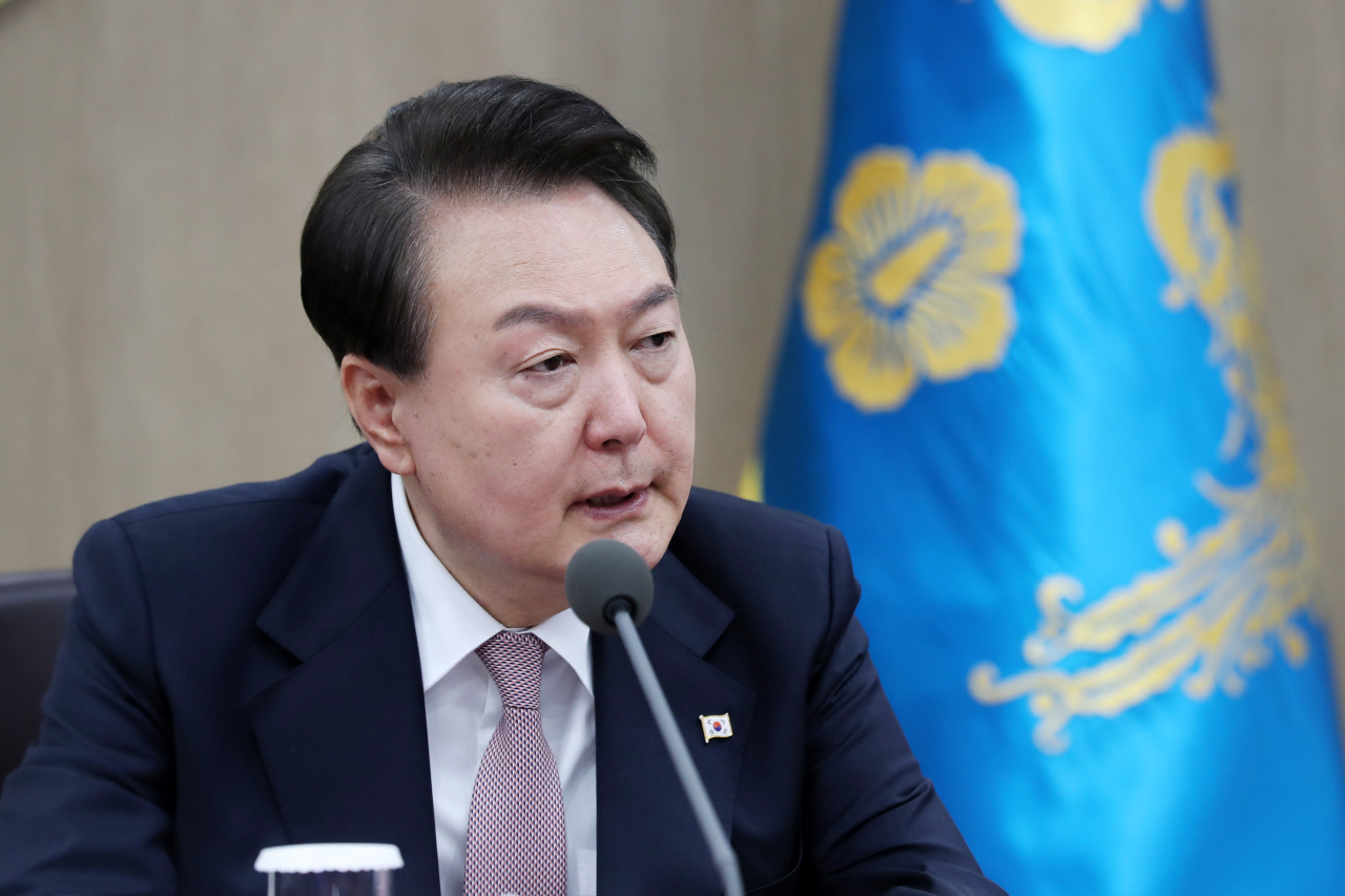Yoon Suk Yeol speaks at a Cabinet meeting held at the presidential office in Yongsan-gu on last Tuesday. (Yonhap)
