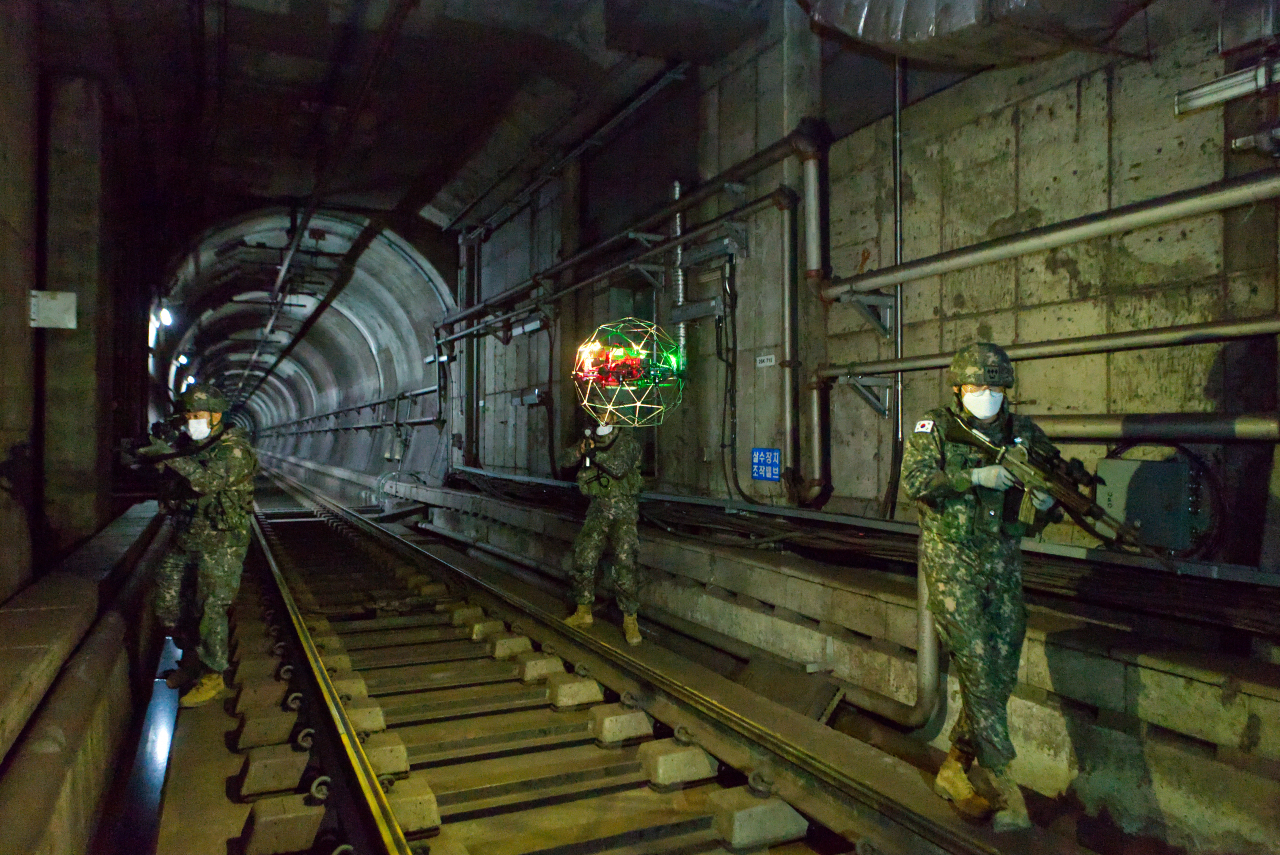 This photo shows an antiterrorism exercise along South Korea's underground tunnel for subway trains in Seoul. (Courtesy of Seoul Metropolitan Government)