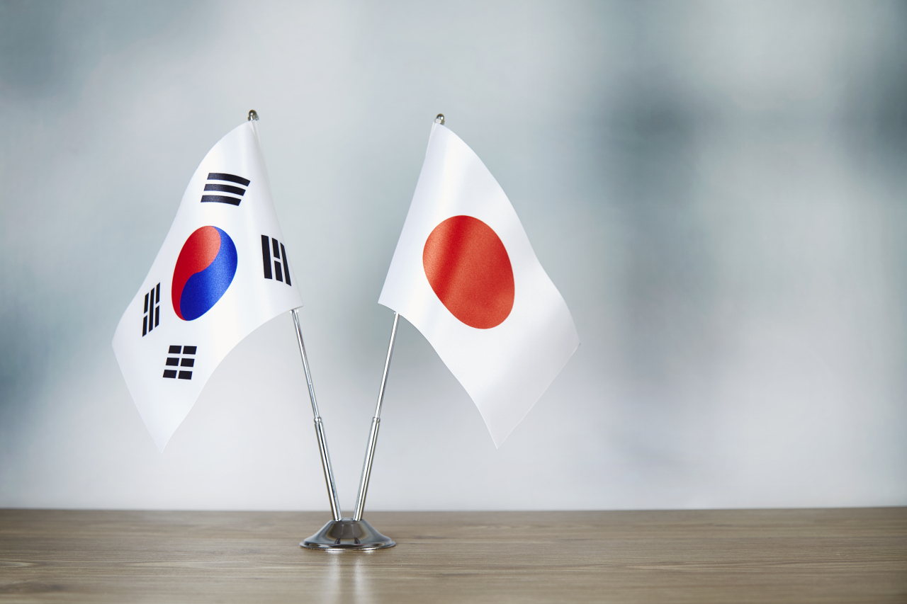 South Korean and Japanese national flags (Getty Images Bank)