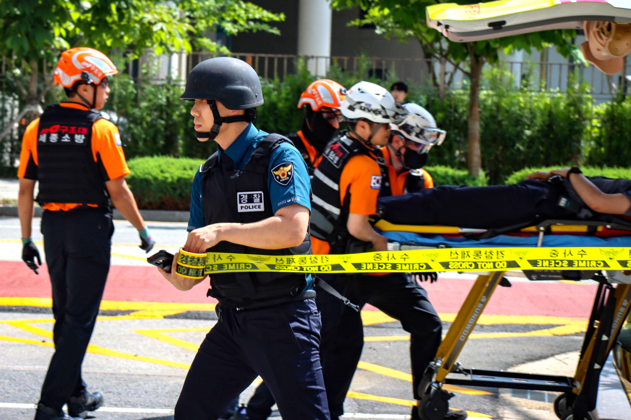 The Sejong City Police partake in an anti-explosives training exercise at the Government Complex Sejong on May 24. (Sejong City Police)