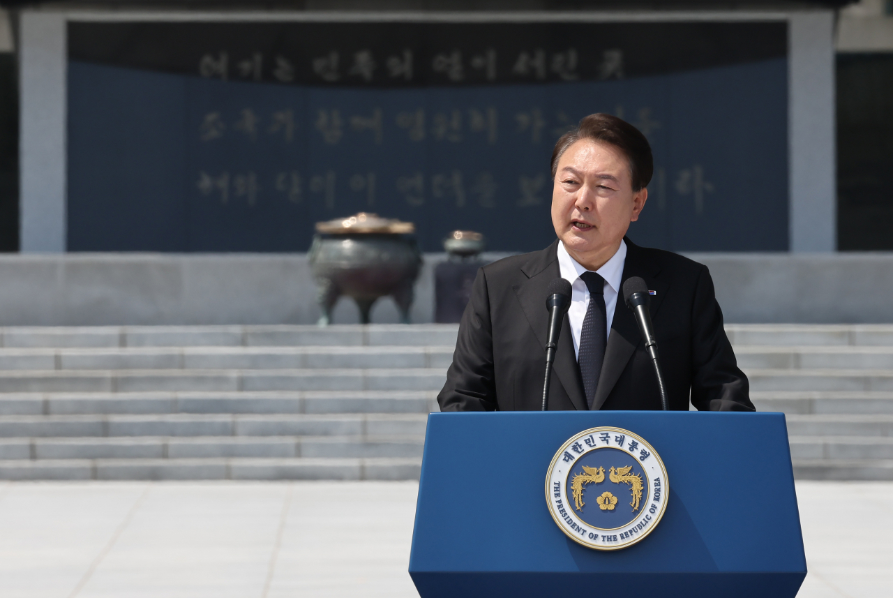 President Yoon Suk Yeol speaks during a Memorial Day ceremony at Seoul National Cemetery on Tuesday. (Yonhap)