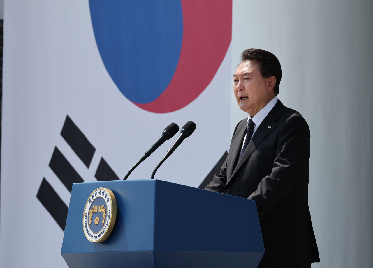 President Yoon Suk Yeol speaks during a Memorial Day ceremony at Seoul National Cemetery on Tuesday. (Yonhap)