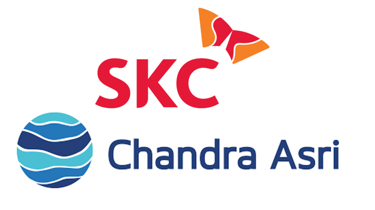 SKC와 찬드라아스리의 로고 (각사 누리집 갈무리)