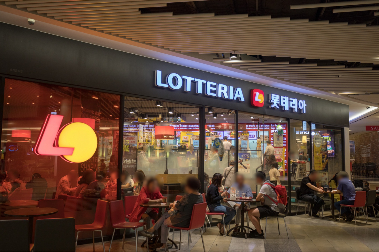 The Lotteria branch in the photo is not related to the article. (123rf)