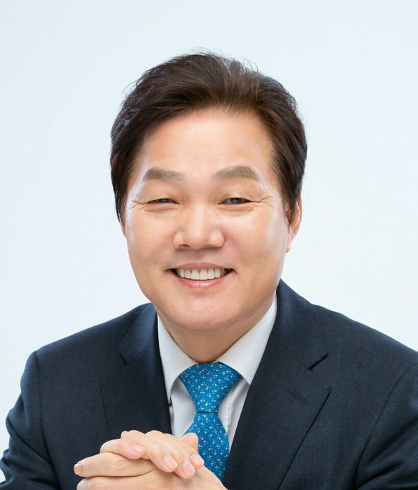 Governor of South Gyeongsang Province Park Wan-soo (South Gyeongsang Province)