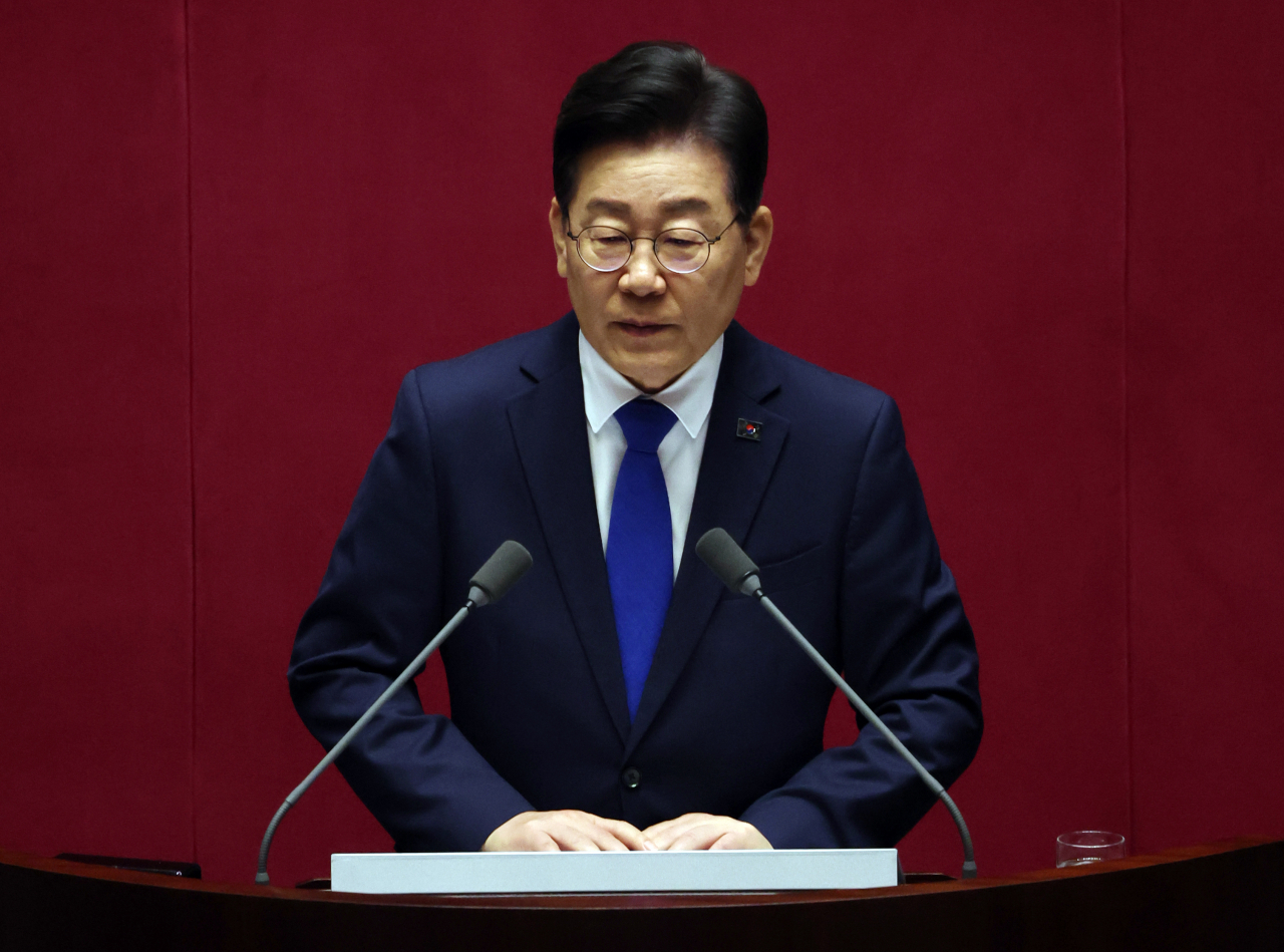 Democratic Party of Korea leader Rep. Lee Jae-myung addresses the National Assembly on Monday. (Yonhap)