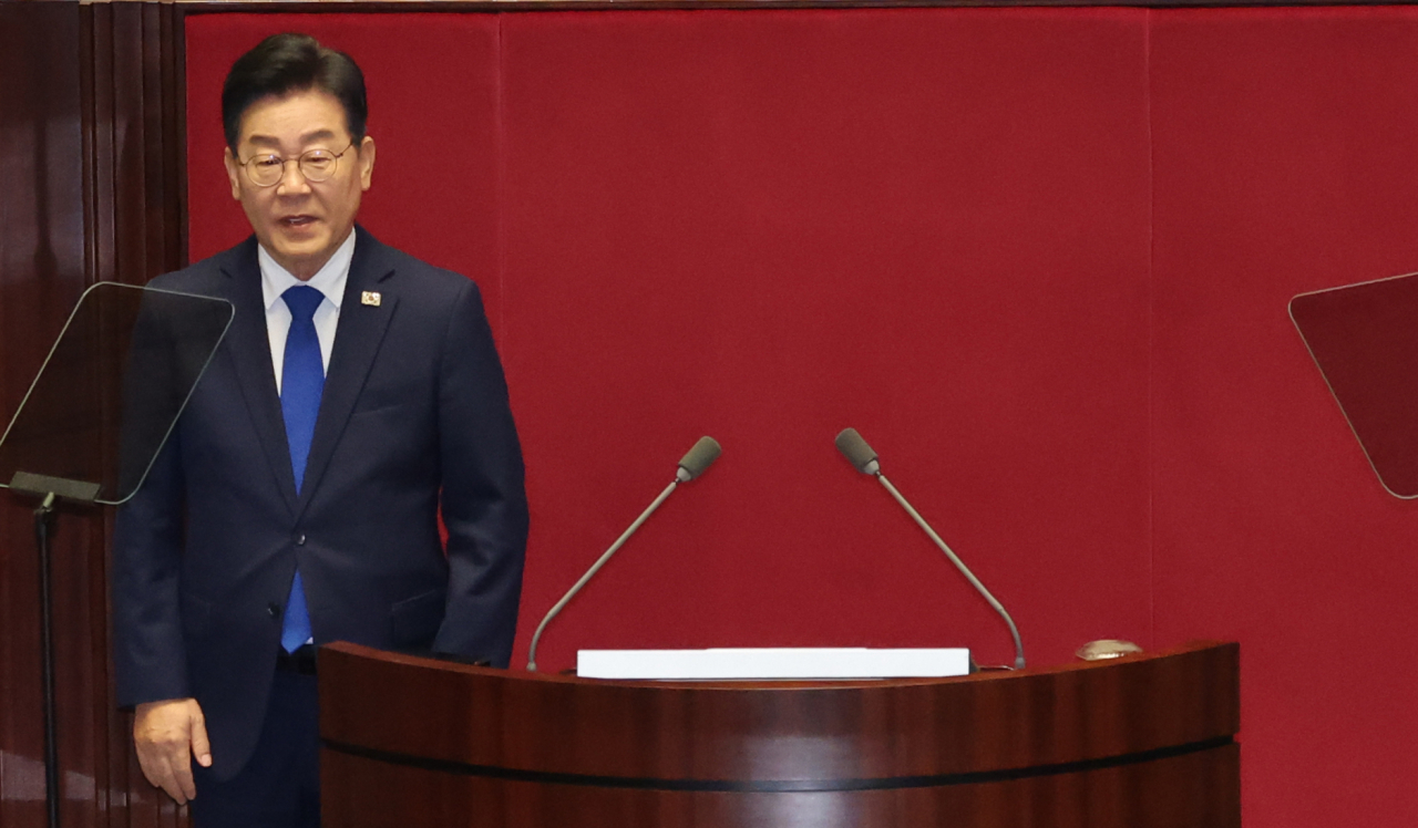 South Korean main opposition leader Rep. Lee Jae-myung speaks before the National Assembly on Monday. (Yonhap)