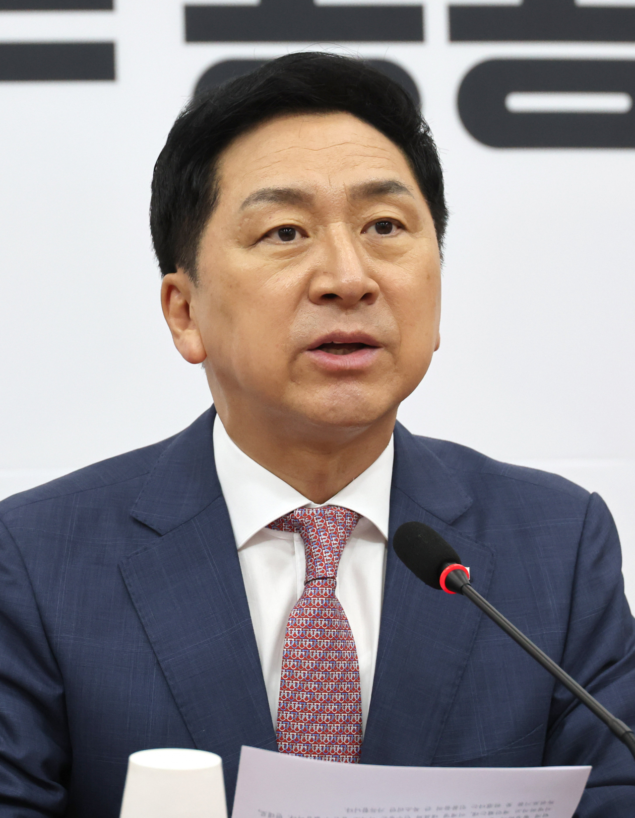 Ruling People Power Party leader Kim Gi-hyeon speaks at a party meeting at the National Assembly on Thursday (Yonhap)